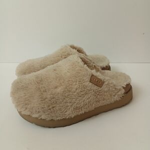 UGG fuzz sugar slide size 6